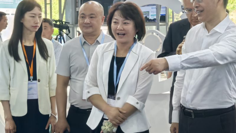 在选购配件时，消费者可以通过以下方式判断配件的保修期：